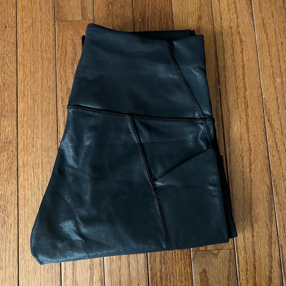 GUC Lululemon Wunder Pockets foil sz 8, 25”